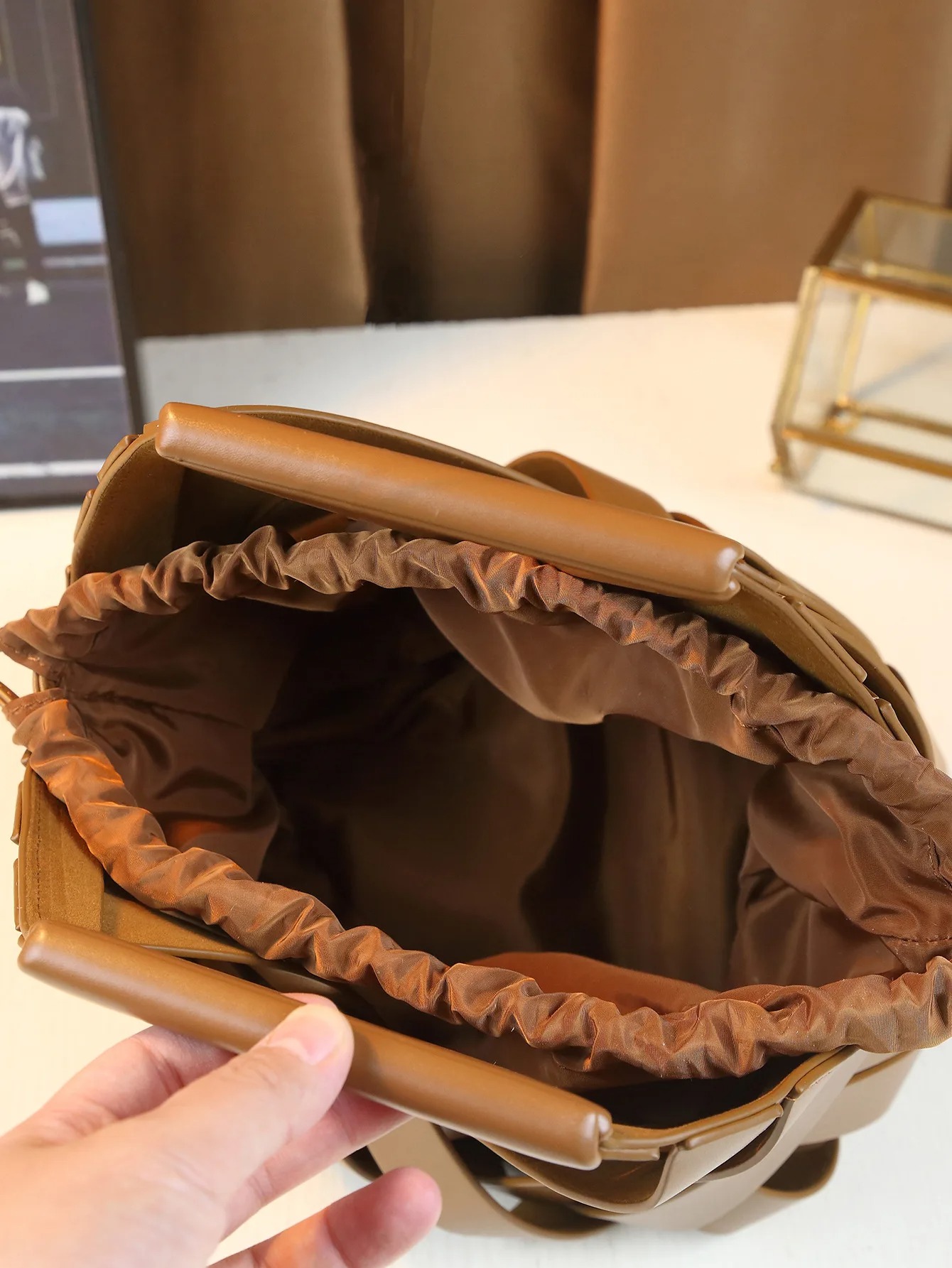Trendy Vegan Leather Woven Tot - Bucket Bag Suede recensione e prezzo
