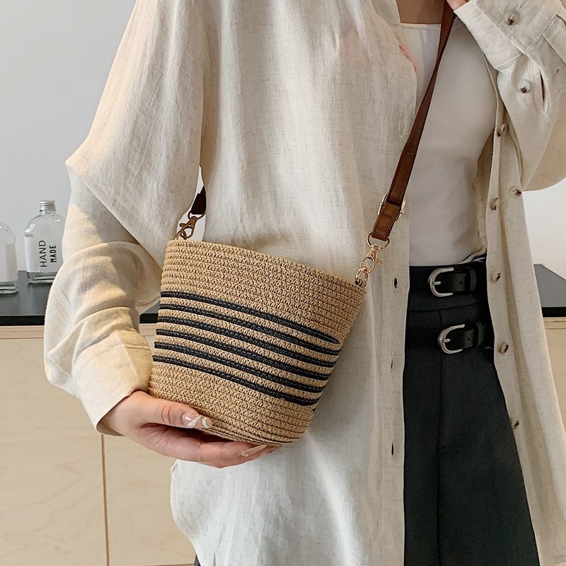 Fashion Women Straw Woven Cros - Bucket Bag Suede recensione e prezzo