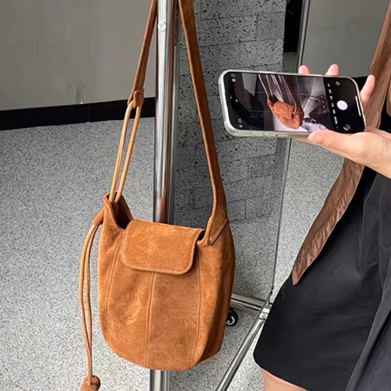 Frosted Suede Bucket Bag Pumpk - Bucket Bag Suede recensione e prezzo
