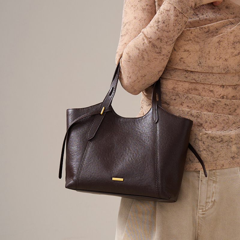 Women's Genuine Cowhide Leathe - Luxury Bags Gold recensione e prezzo