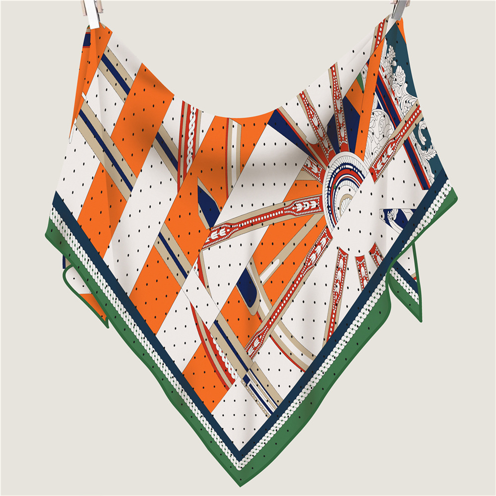Winter Triangle Scarf Bag Head - Luxury Bags La recensione e prezzo